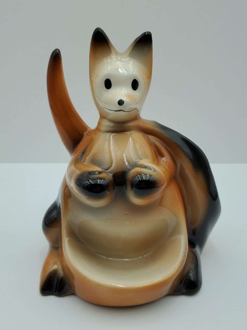 Kangaroo Keeper Dresser Caddy Boxing Kangaroo Valet Jewelry Wallet Holder